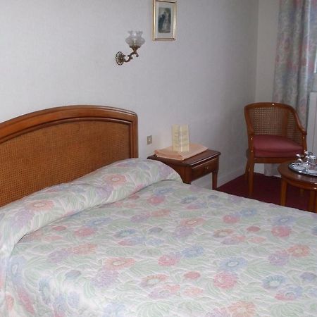 Hotel Aiglon Ментона Номер фото