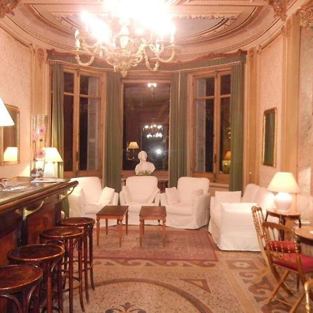 Hotel Aiglon Ментона Экстерьер фото